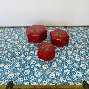 Vintage plastic floral nesting boxes